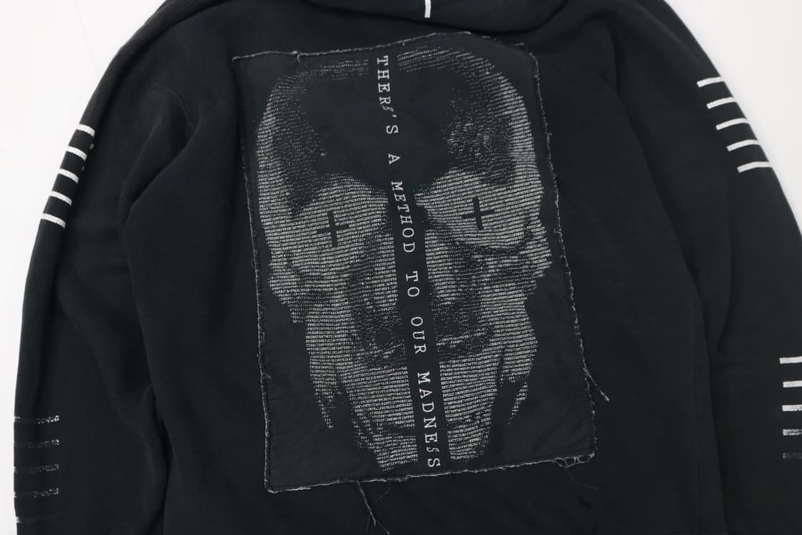 FRESH.i.AM 프레시아이엠  빈티지 스컬 패치 블랙 후드티셔츠 상품이미지3