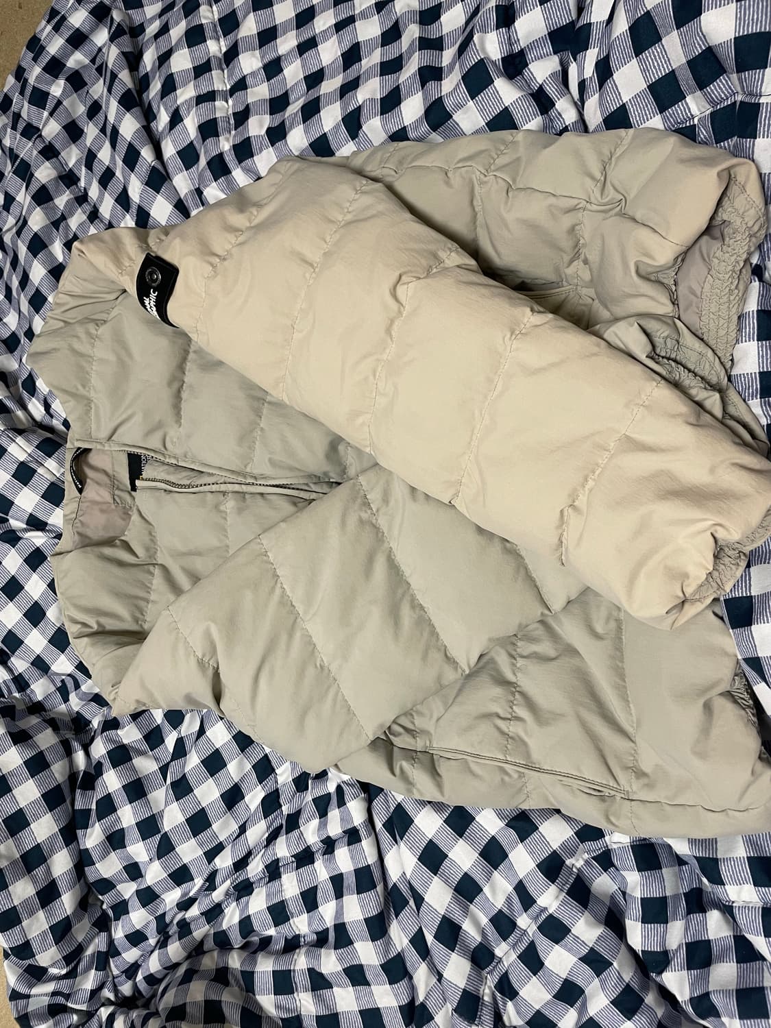 내셔널지오그래픽 경량패딩 팝니다 상품이미지2