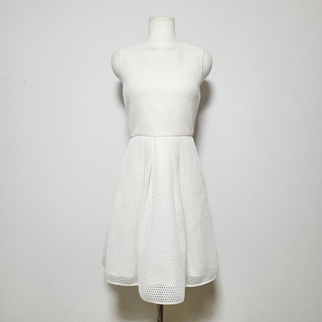 버버리 펀칭레이스 플레어 원피스 (55) 상태최상 상품이미지1