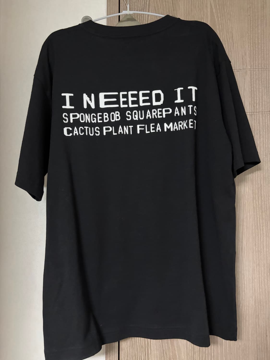 유니클로 스폰지밥 티셔츠 상품이미지2