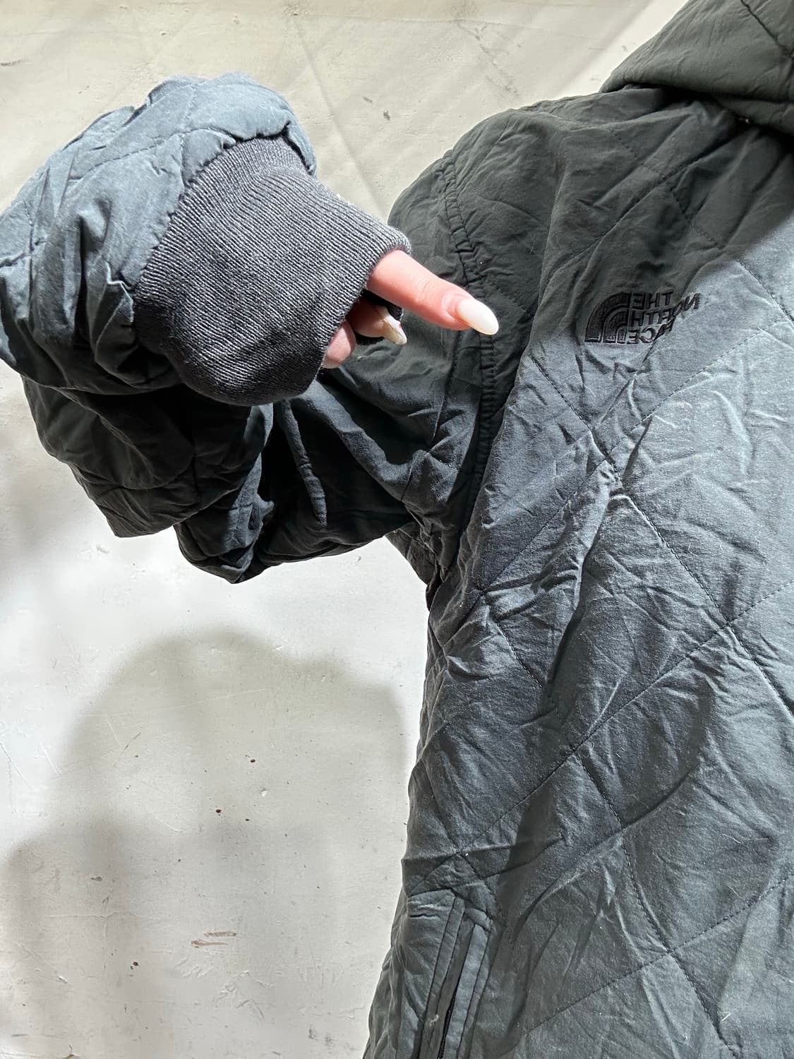 노스페이스 차콜 후드 패딩 자켓 L 상품이미지4