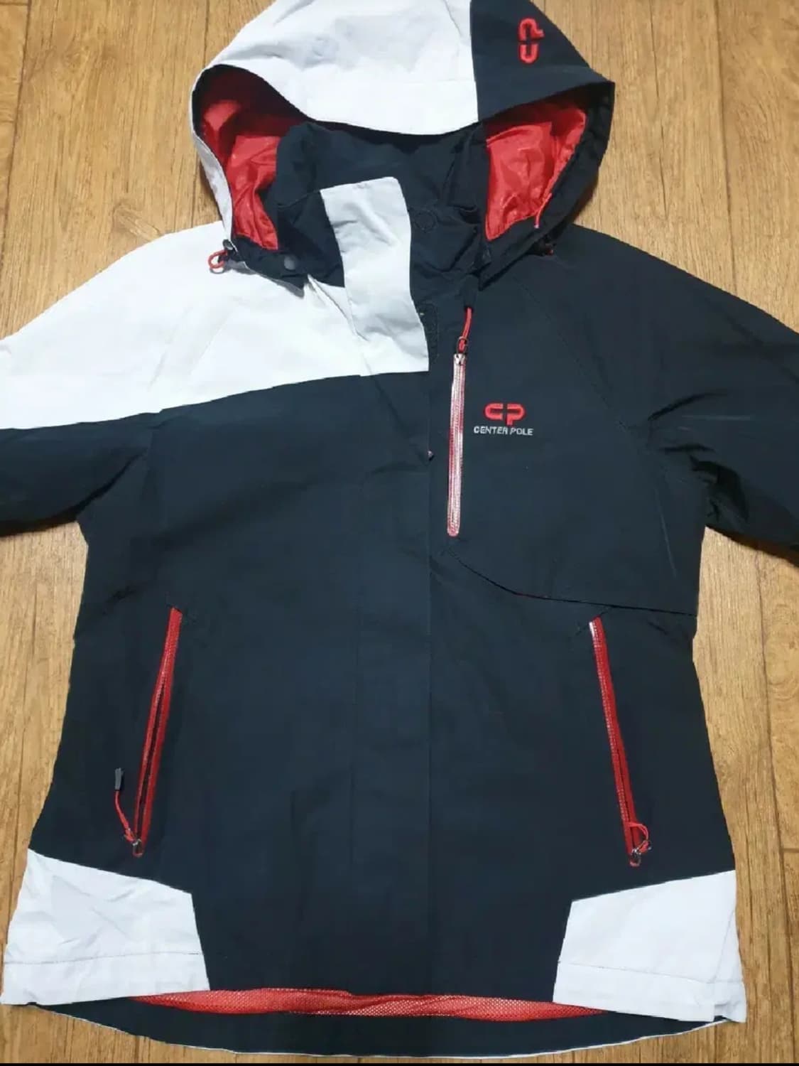 센터폴 아웃도어 바람막이 90 사이즈입니다 상품이미지1