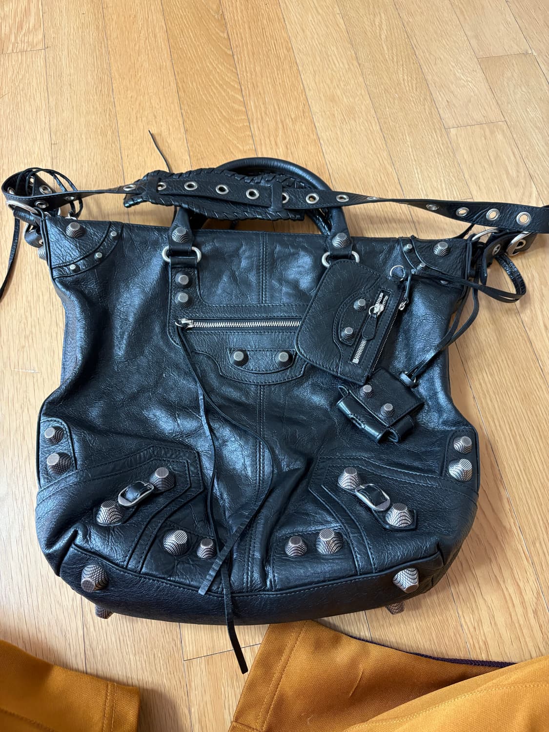 발렌시아가 르카골 미디엄 토드백 남겅 크로스백 상품이미지1