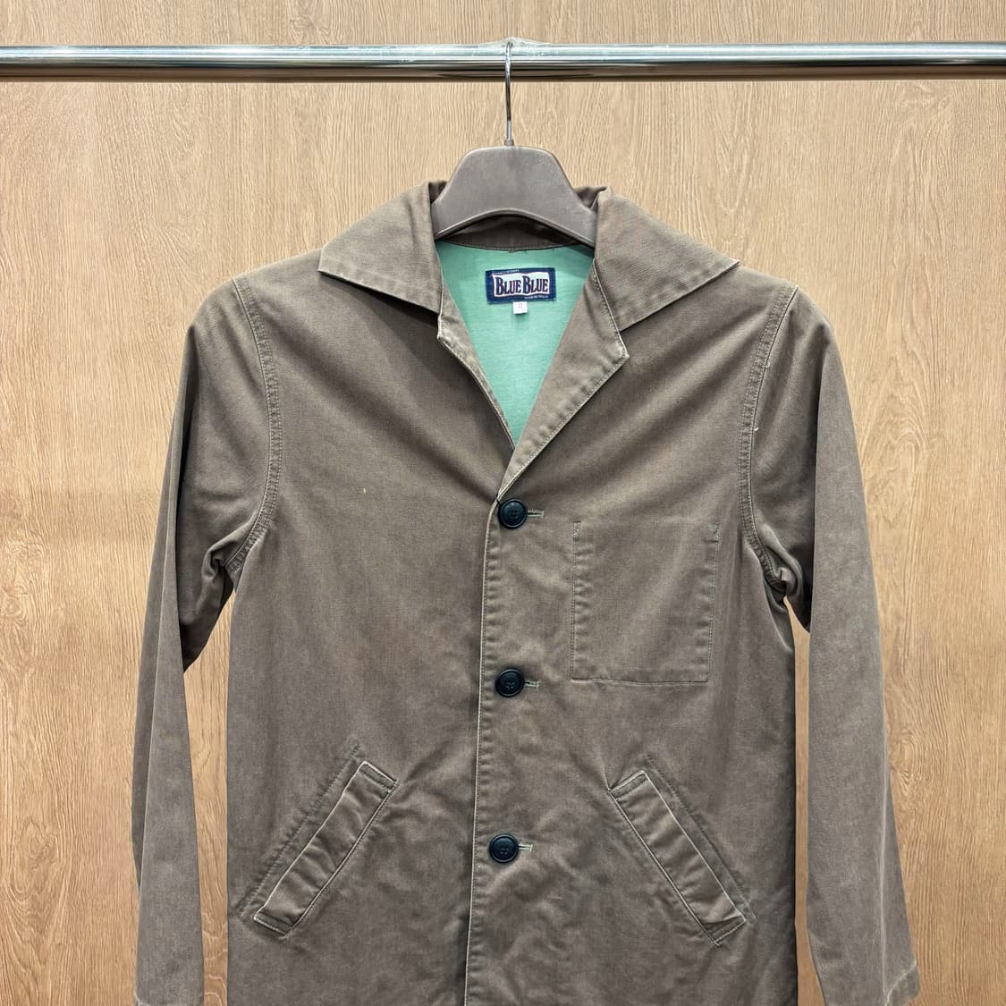 블루블루 코튼 워크 자켓 내추럴 워싱 프론트 버튼 포켓 디테일 브라운 상품이미지4