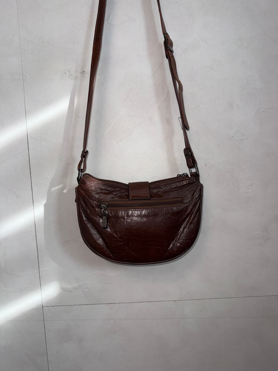 Nicole brown double pocket buckle 크로스백 상품이미지4