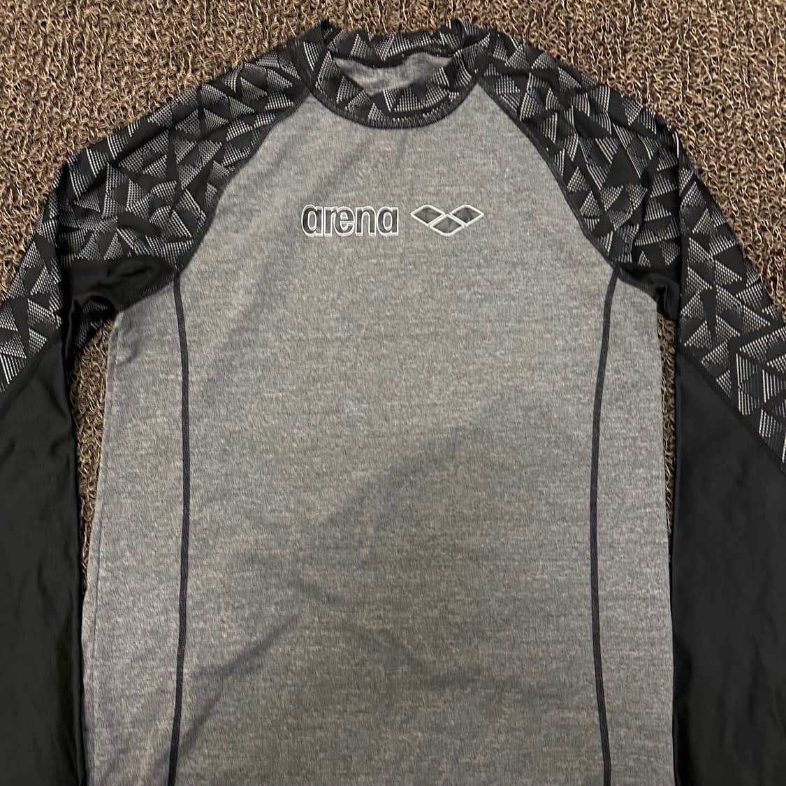 아레나 래쉬가드 수영복 긴팔티셔츠 그레이 90(S) 상품이미지2