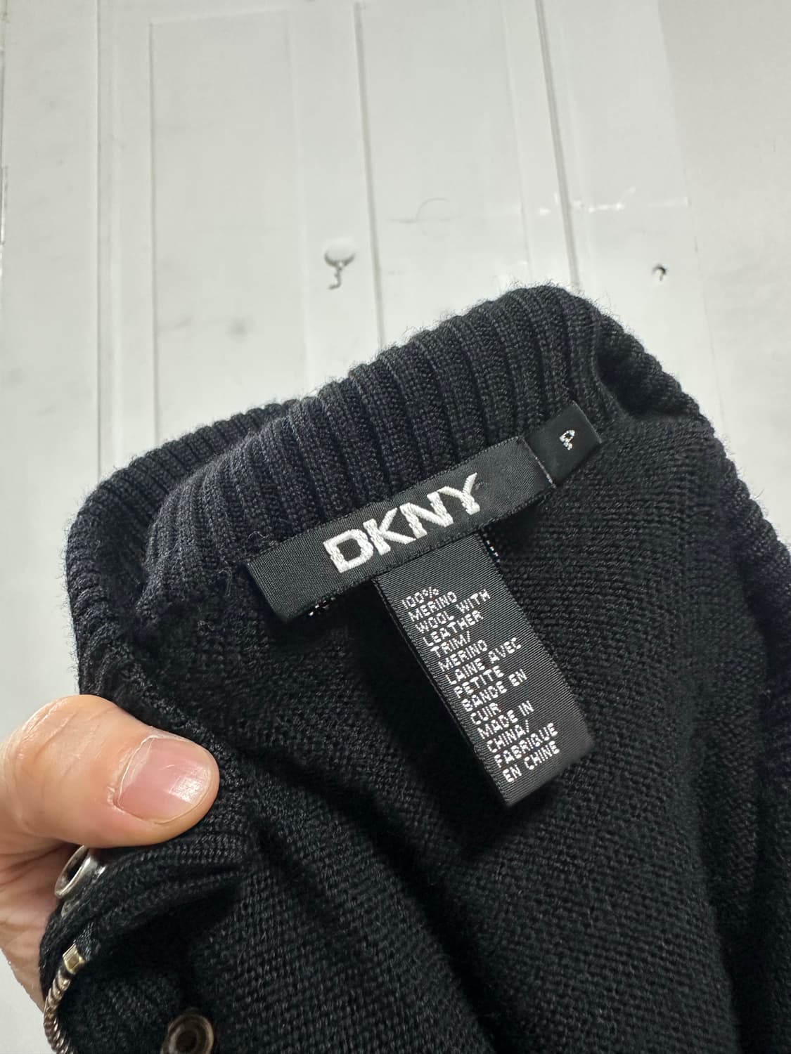 DKNY 레더 디테일 니트 집업 상품이미지4
