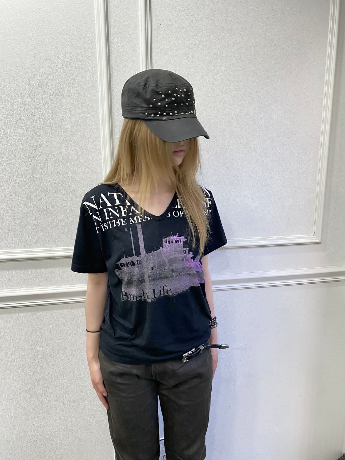 [Beaumere] Y2K Print Black Tee 상품이미지1