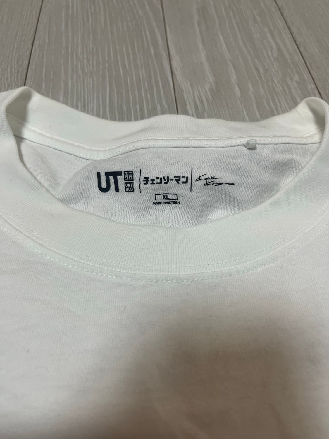 유니클로 체인소맨 반팔티 상품이미지4