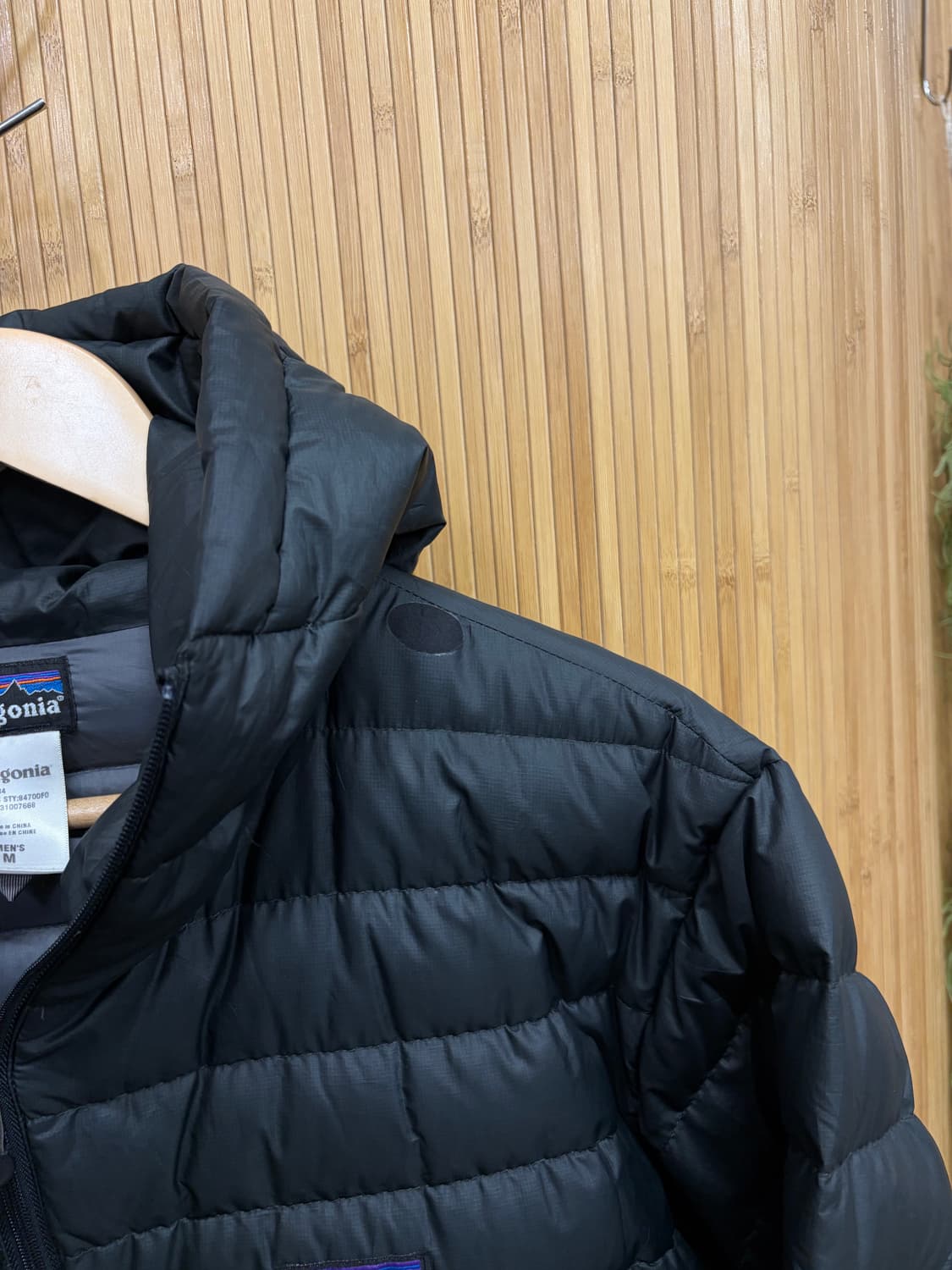 파타고니아 경량 패딩 블랙 상품이미지4