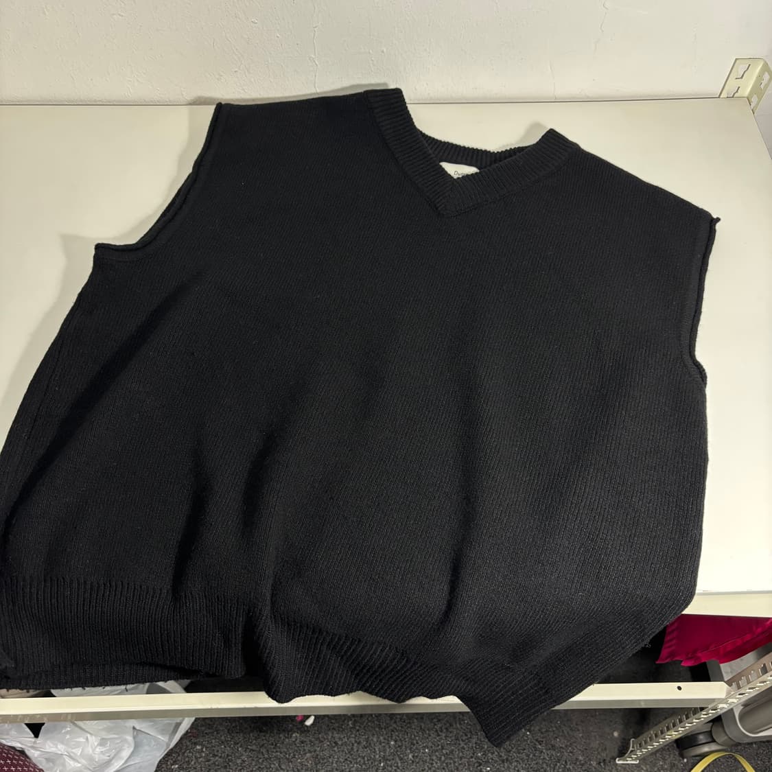 L 던스트 블랙 루즈핏 울 브이넥 니트베스트 니트조끼 상품이미지1