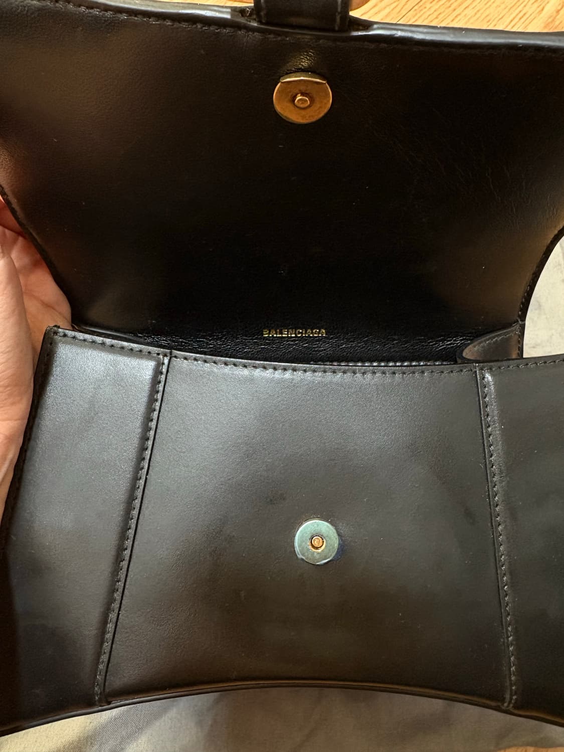 발렌시아가 아워글래스 백 스몰 S 블랙 상품이미지3