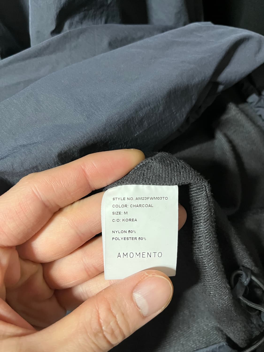 (M) 23fw 아모멘토 나일론 하프집업 차콜 상품이미지5