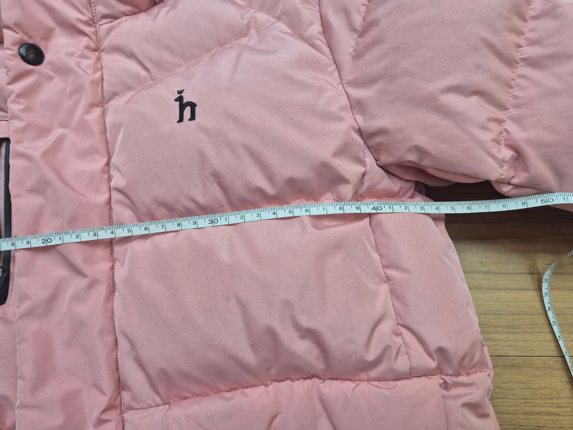 헤지스 키즈 핑크 롱패딩, 사이즈는 145입니다. 엉덩이 덮는 기장이라  상품이미지6