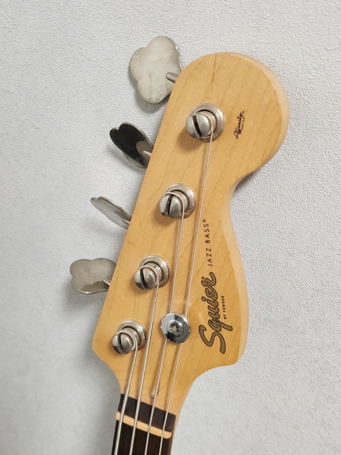 스콰이어 어피니티 재즈 베이스 4현 + 암베스텐 베이스 앰프 상품이미지4