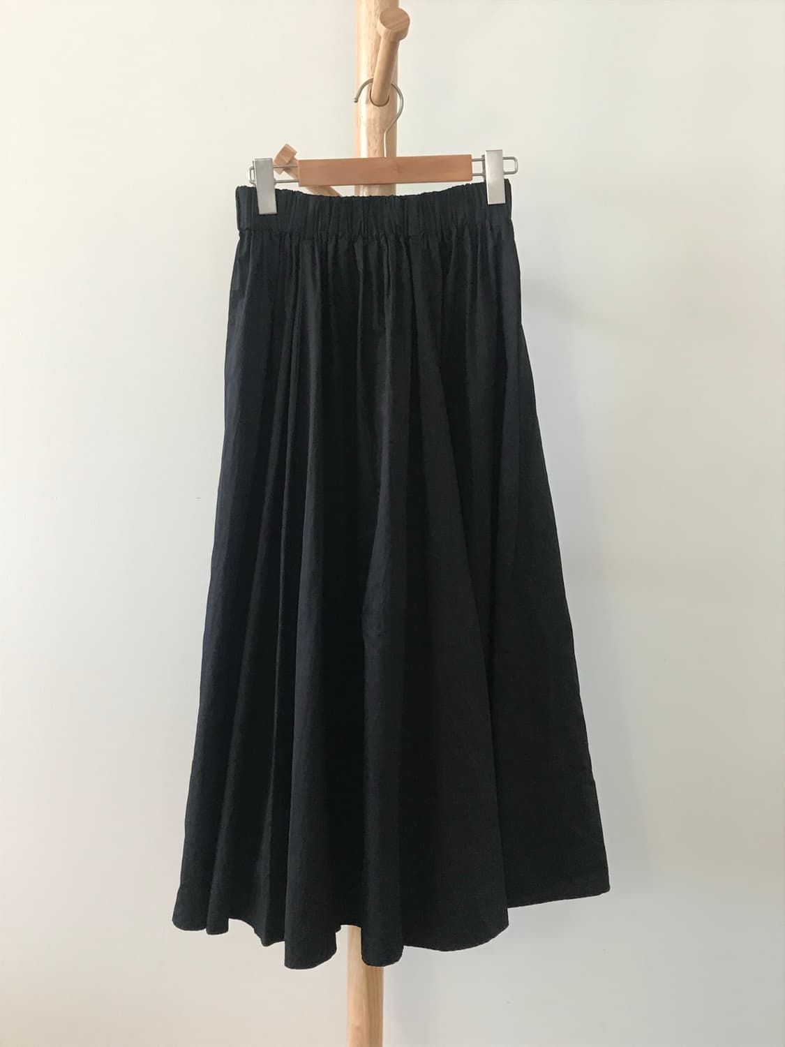 활용도 좋은 블랙 롱스커트  상품이미지1