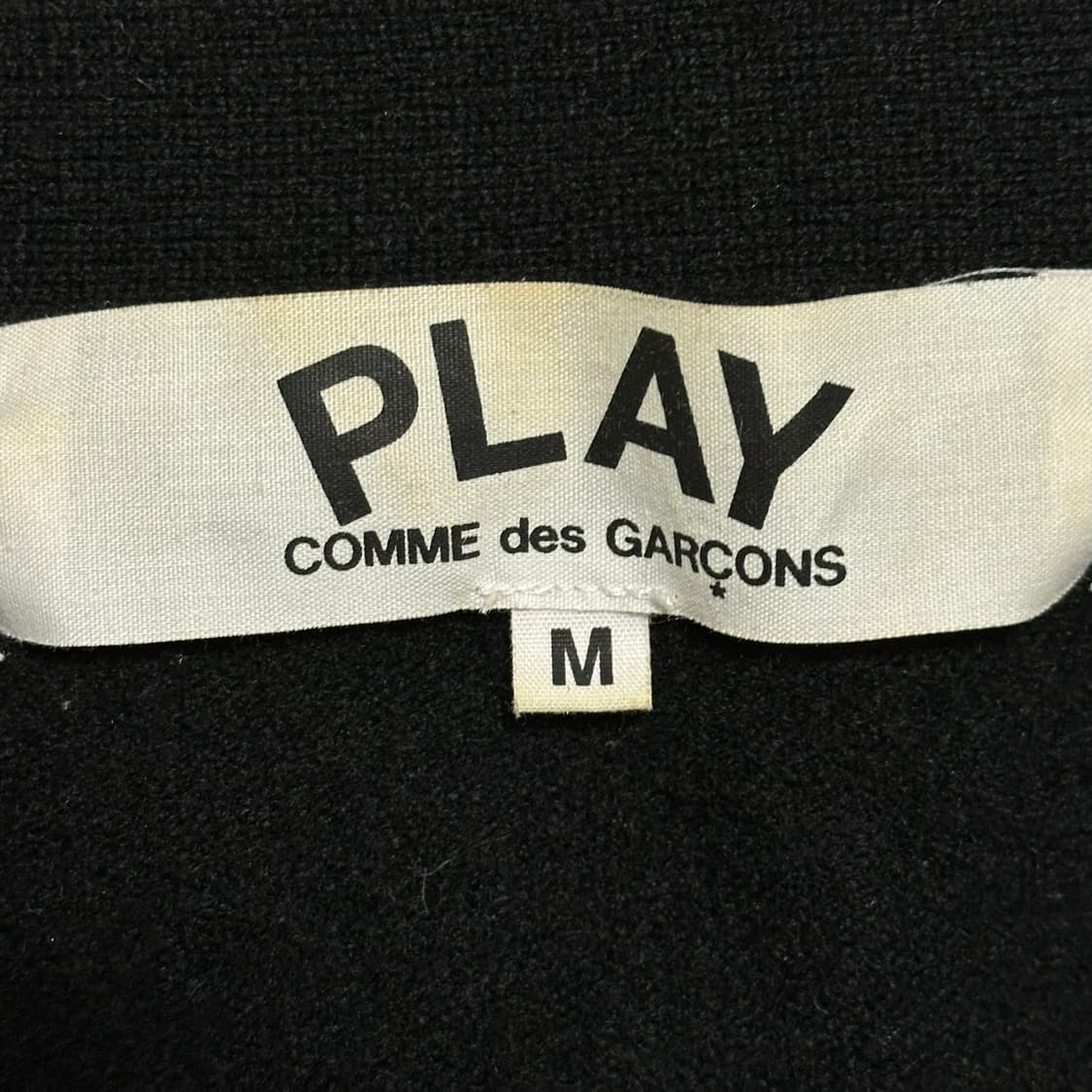 M 꼼데가르송 하트로고 브이넥 블랙 울 가디건 상품이미지4