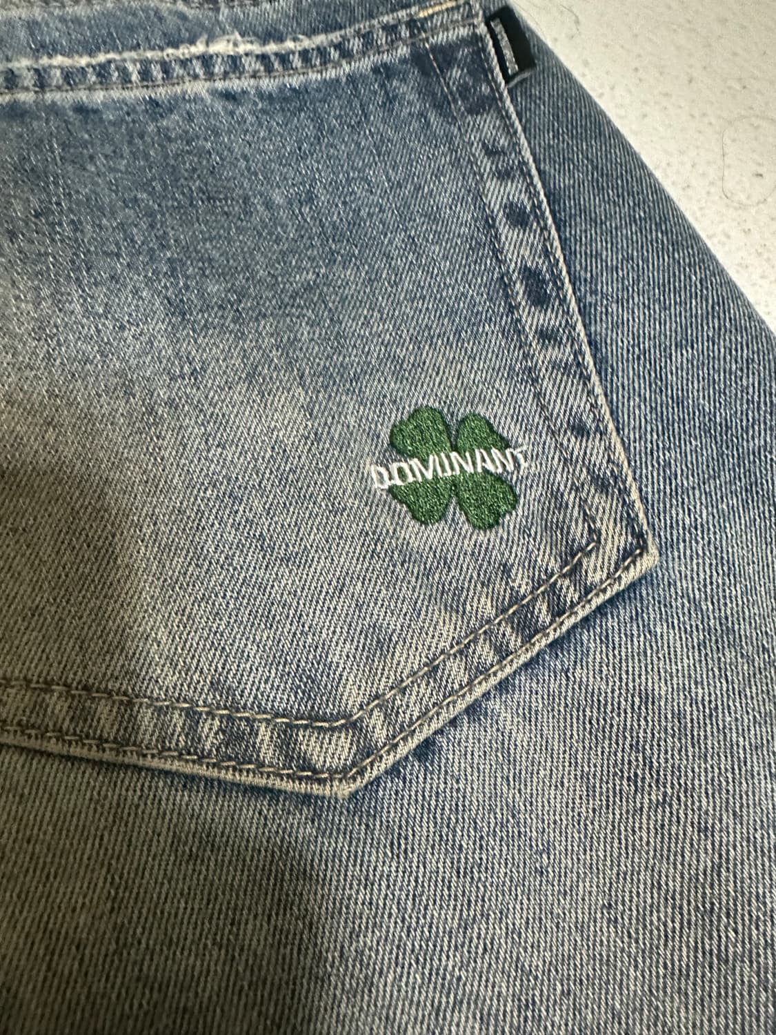 도미넌트 클로버 워싱 데님 팝니다 상품이미지4