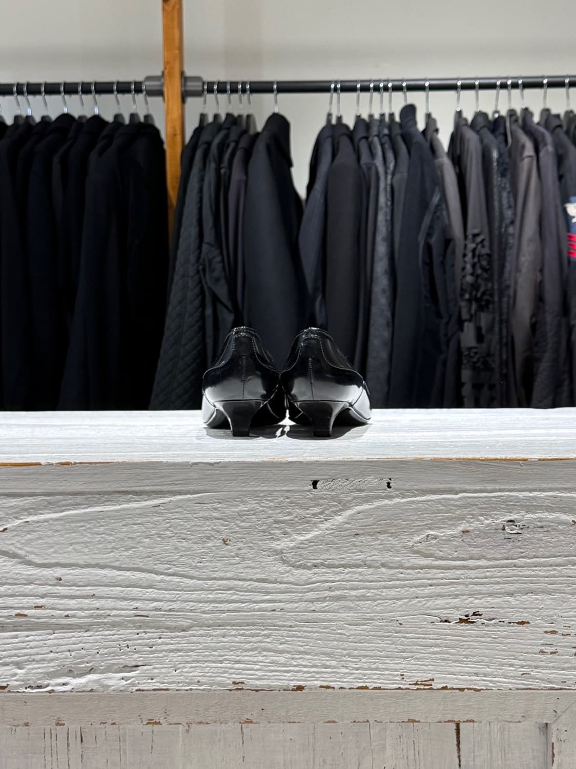 프라다 블랙 버클 포인트 토 키튼 힐 펌프스 상품이미지5