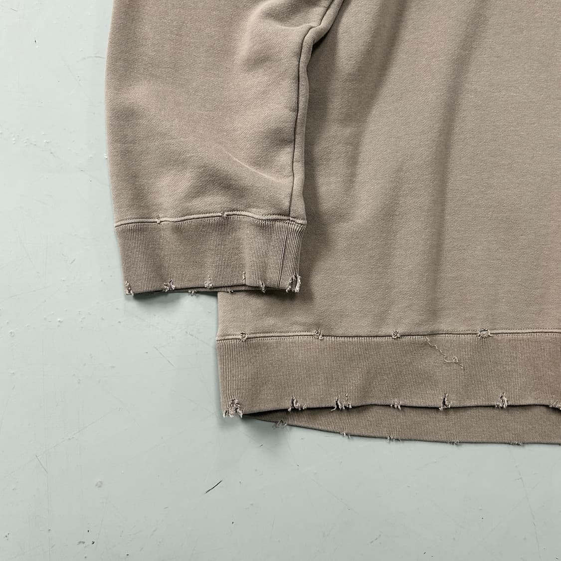 언더커버 17AW 데미지드 오버사이즈 스웻 상품이미지3