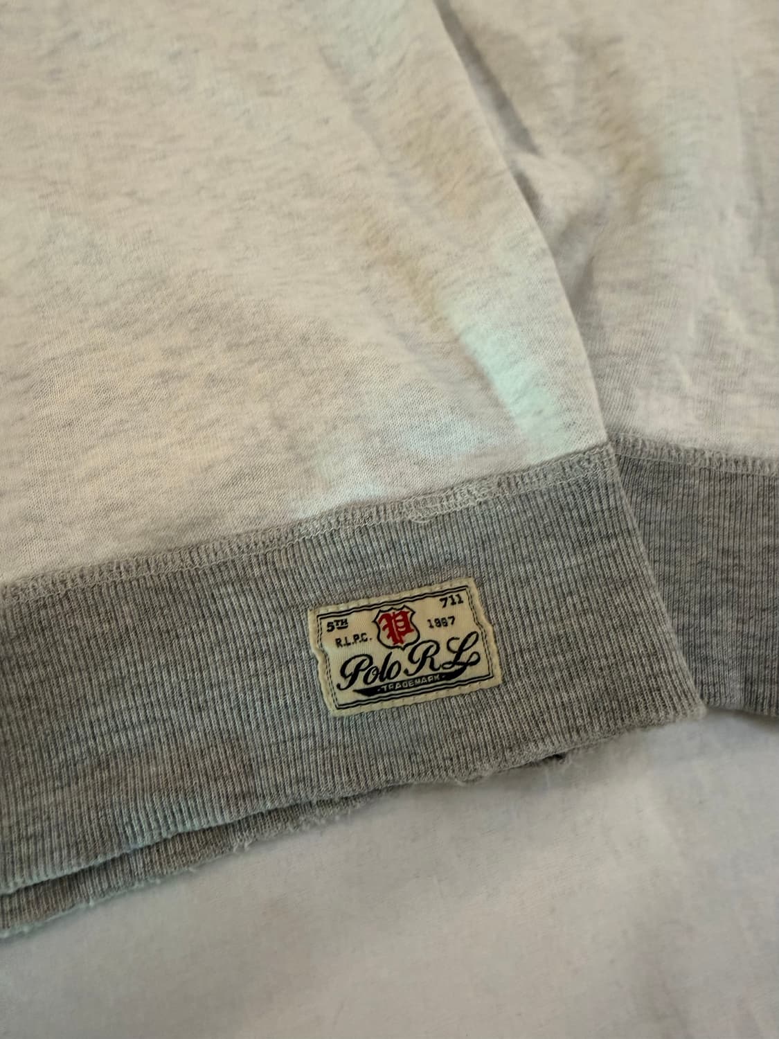 폴로 랄프로렌 USRL 스쿼드론 더블 V 스웻셔츠 그레이 상품이미지2