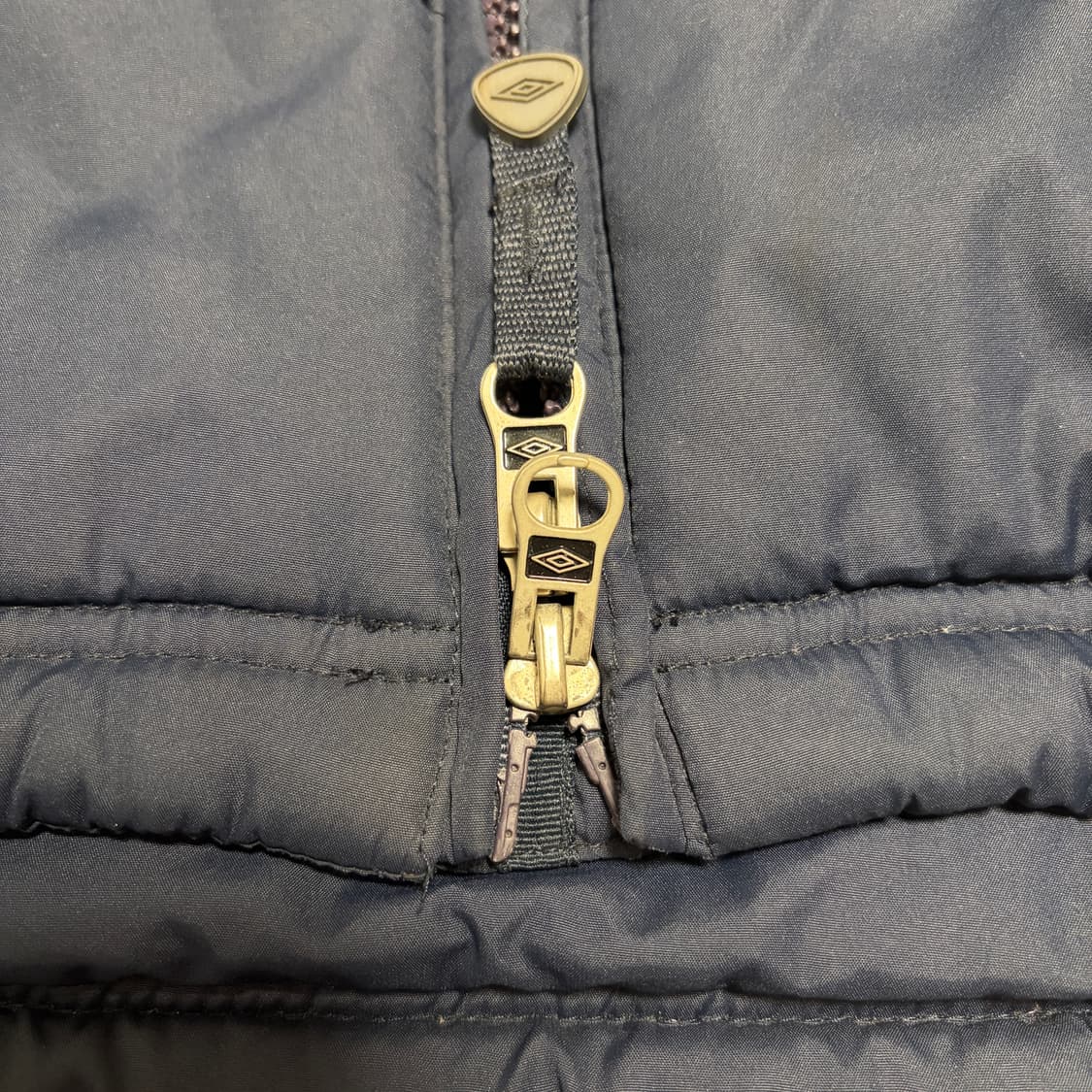 엄브로 딥네이비 투웨이 패딩 상품이미지3