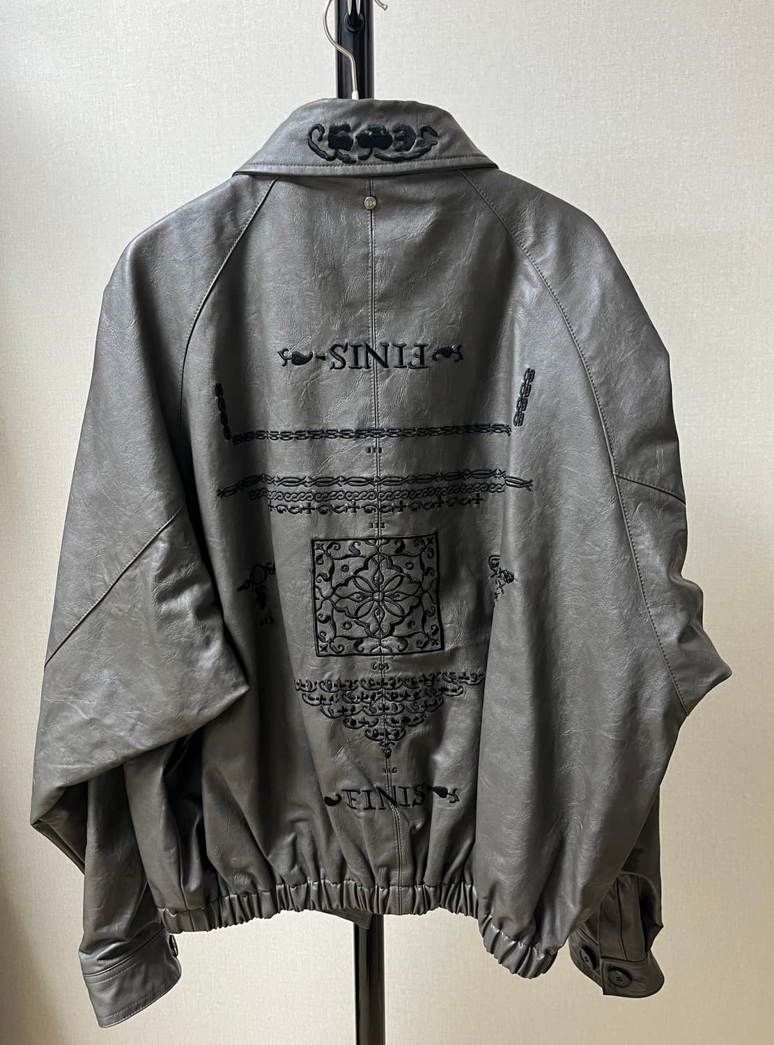 604service EMBROIDERED 레더 자켓 상품이미지5