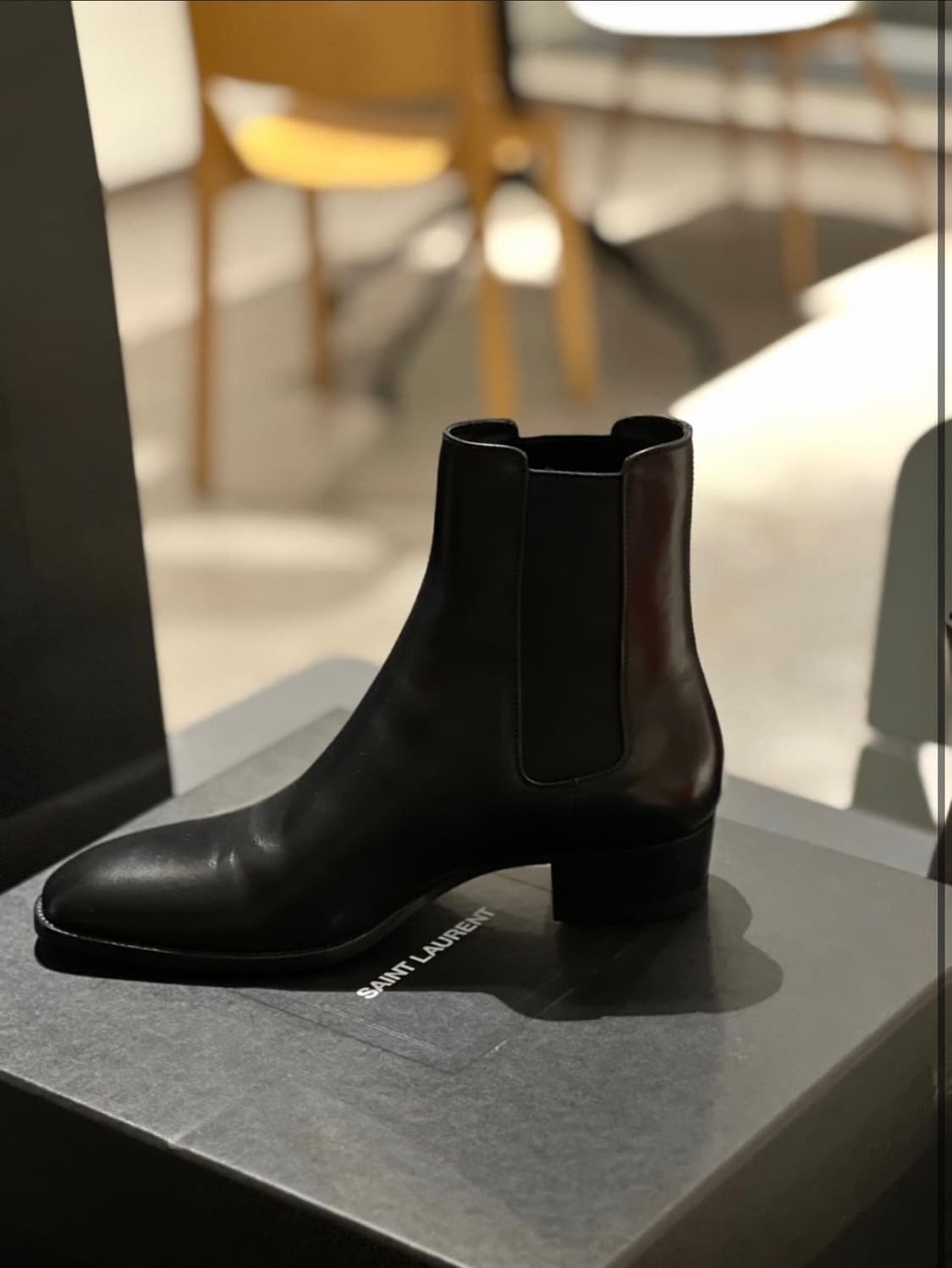 생로랑 와이어트 40 첼시 42사이즈 구합니다 상품이미지1