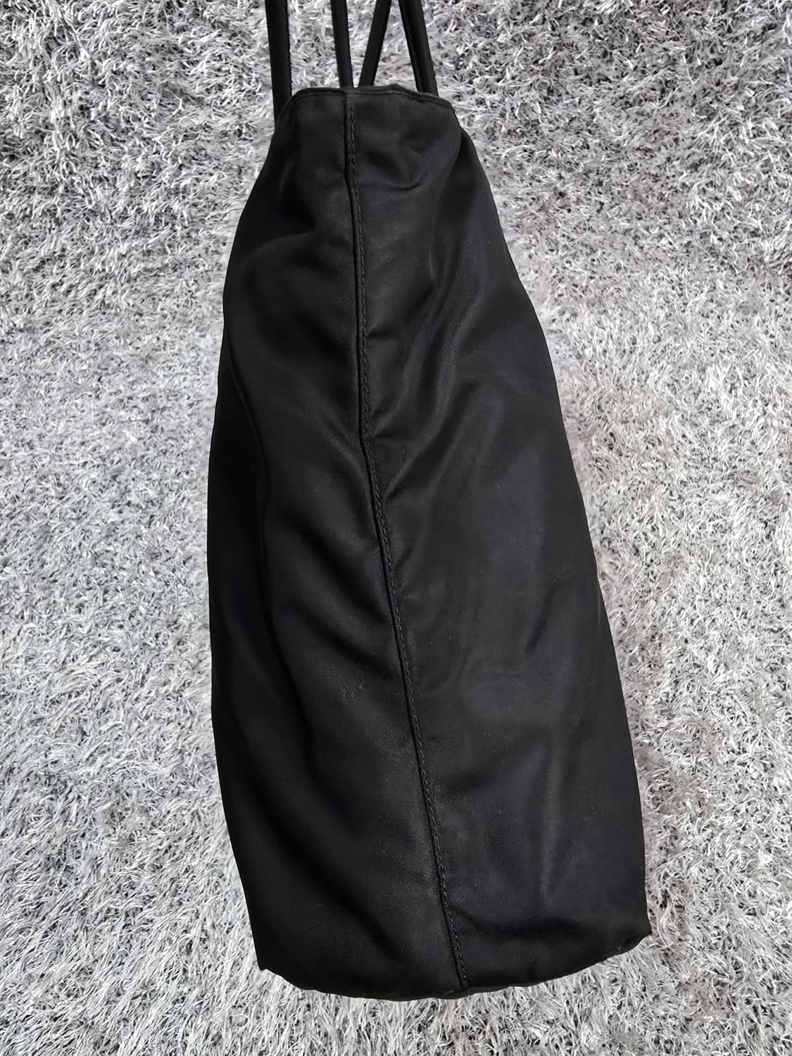 프라다 라일론 숄더백 상품이미지5