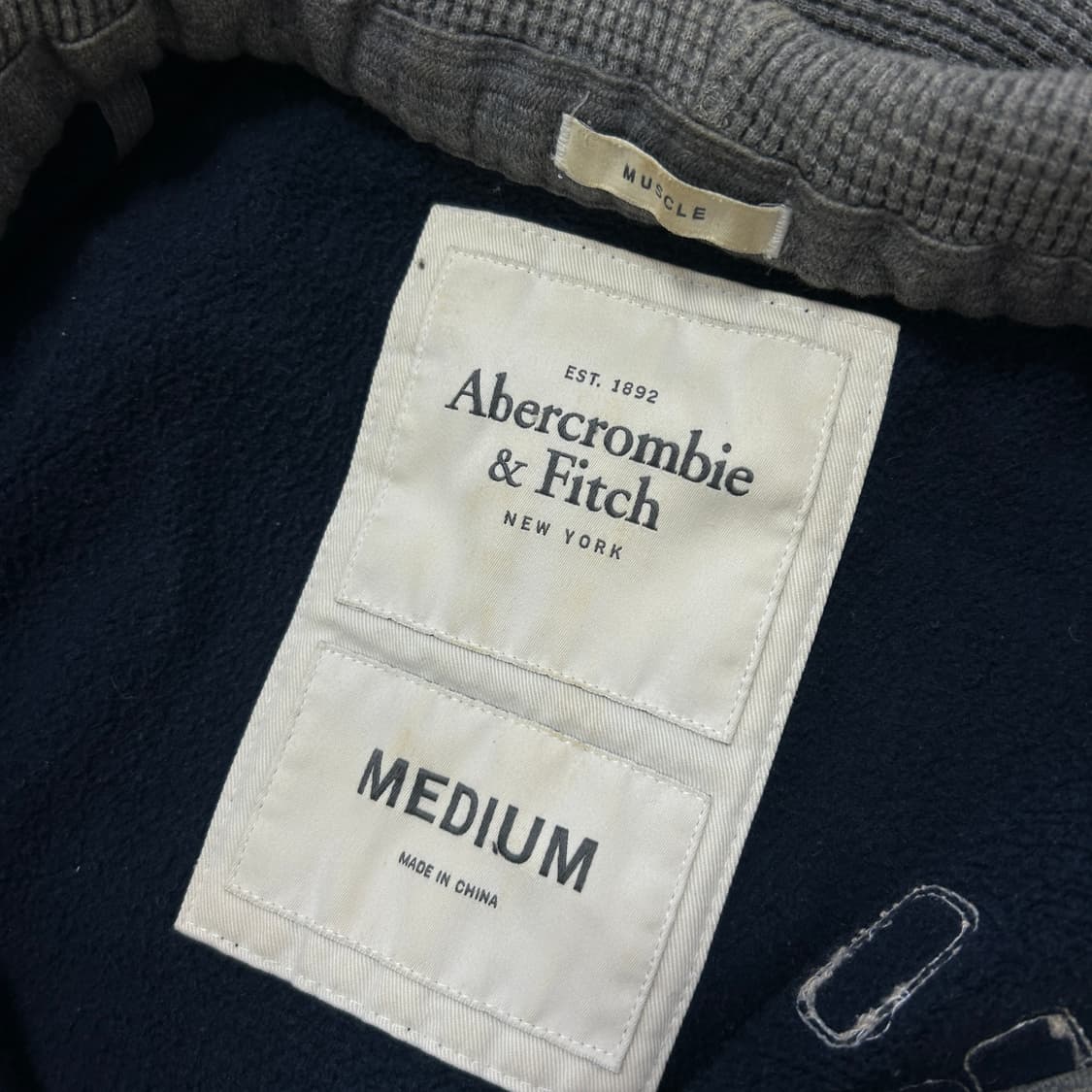 아베크롬비 네이비 데미지 디테일 후드집업(M) 상품이미지2