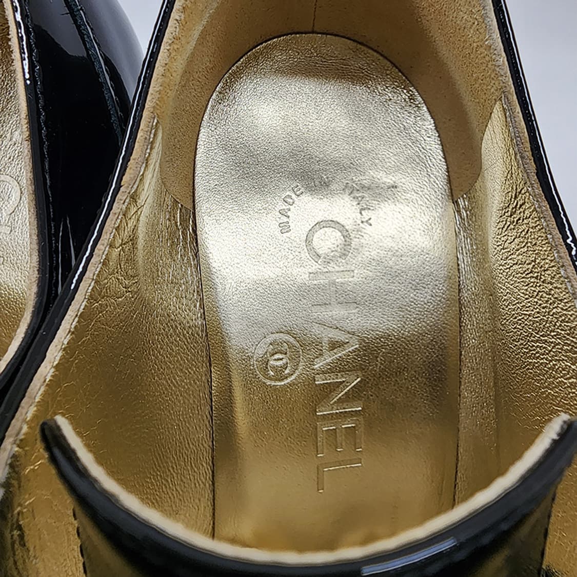 샤넬 G33057 CC 페이던트 레더 레이스업 힐 블랙 35 상품이미지6