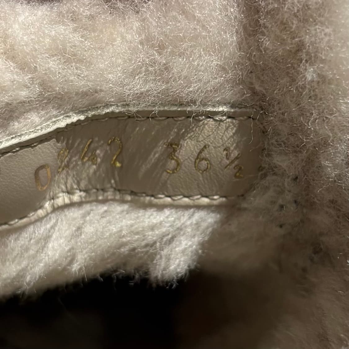 루이비통 타임아웃 시어링 스니커즈 상품이미지5