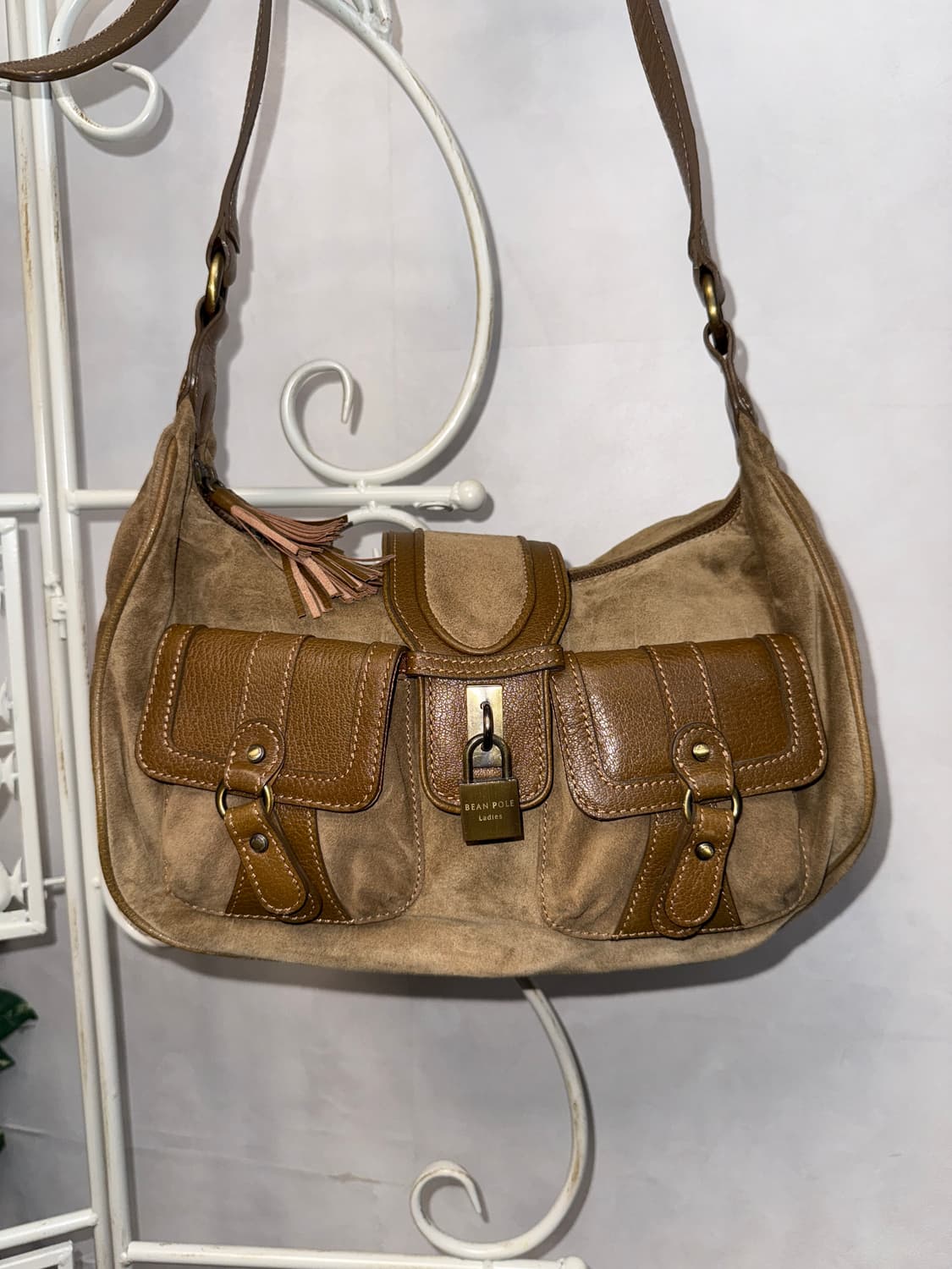 Bean pole ash beige western suede 숄더백 상품이미지2