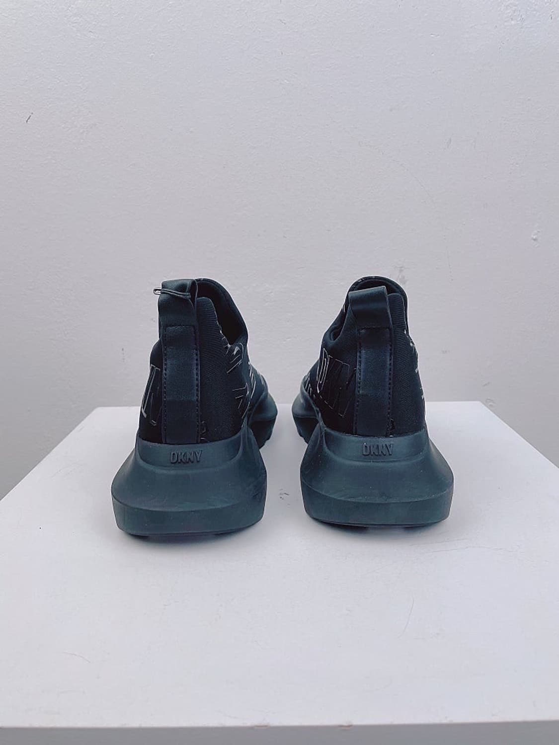 (정품/새상품) DKNY 여성 삭스 스니커즈 블랙 상품이미지5