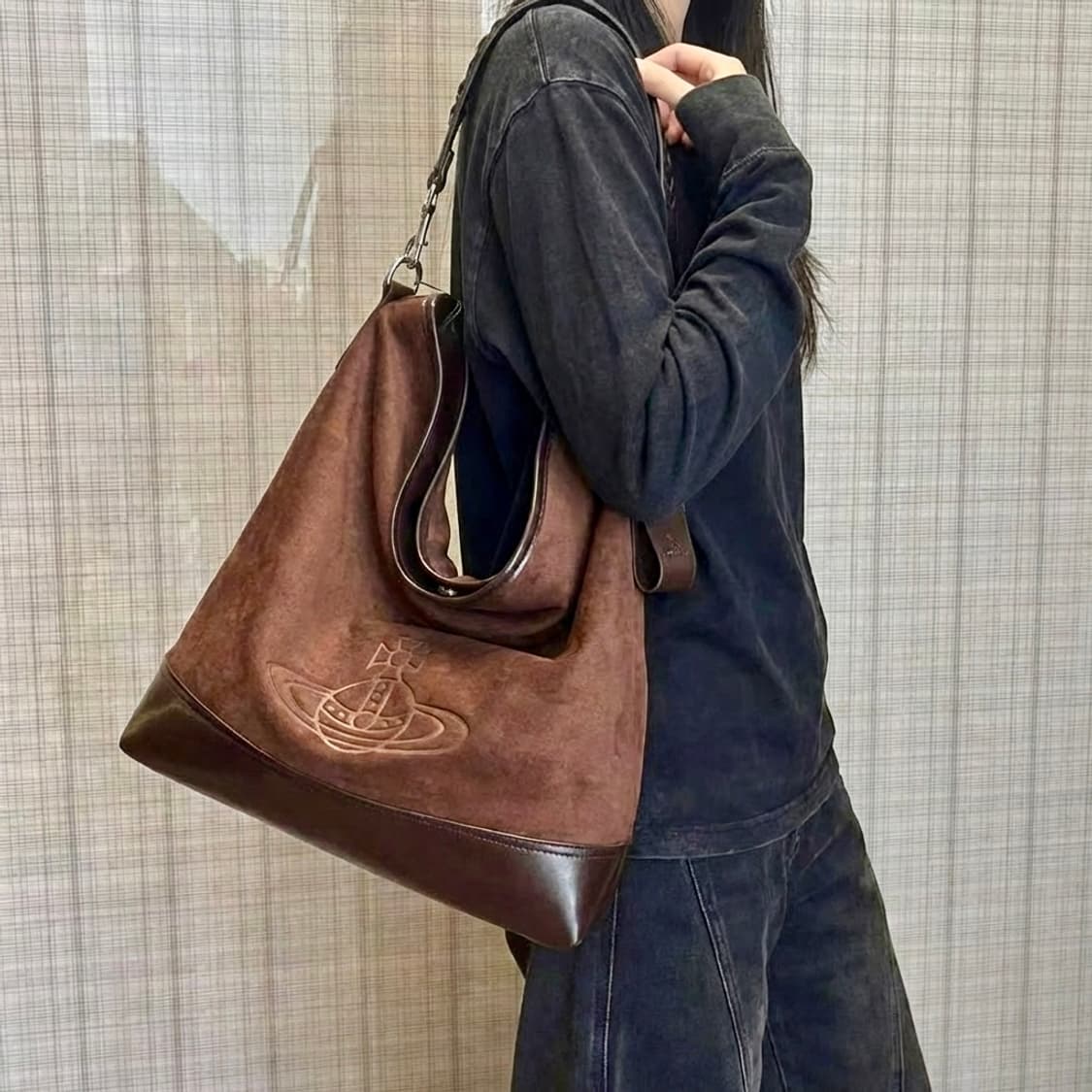 비비안웨스트우드 브라운 토트 호보백 상품이미지1