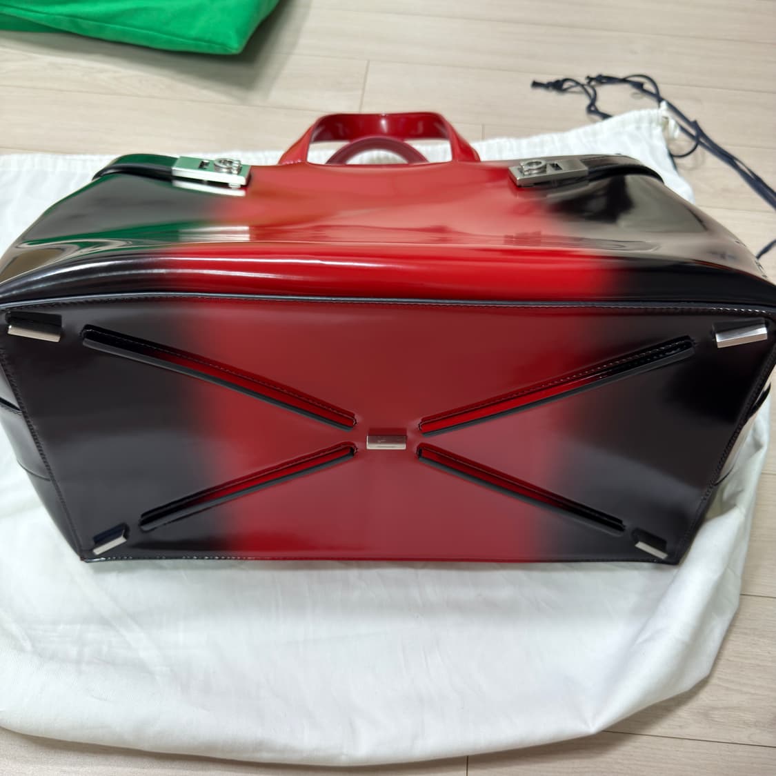 Ferragamo 페레가모 레더 토트백 새상품 상품이미지8