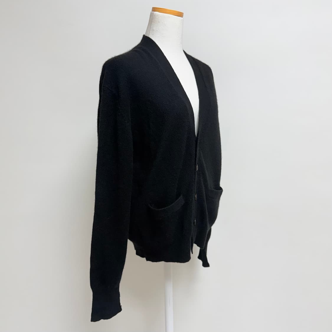 [캐시미어 100%] 블랙 브이넥 가디건 M 상품이미지2