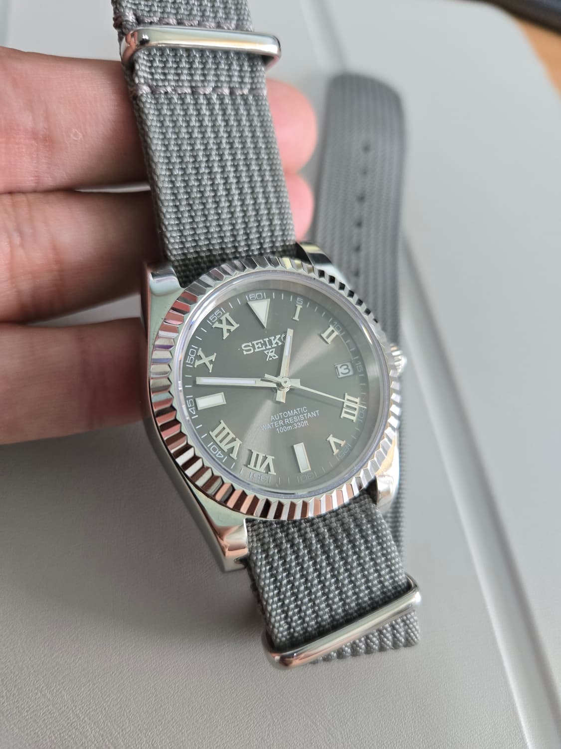 세이코 SEIKO 로만 그레이 플루티드 MOD NH35 오토매틱 상품이미지2