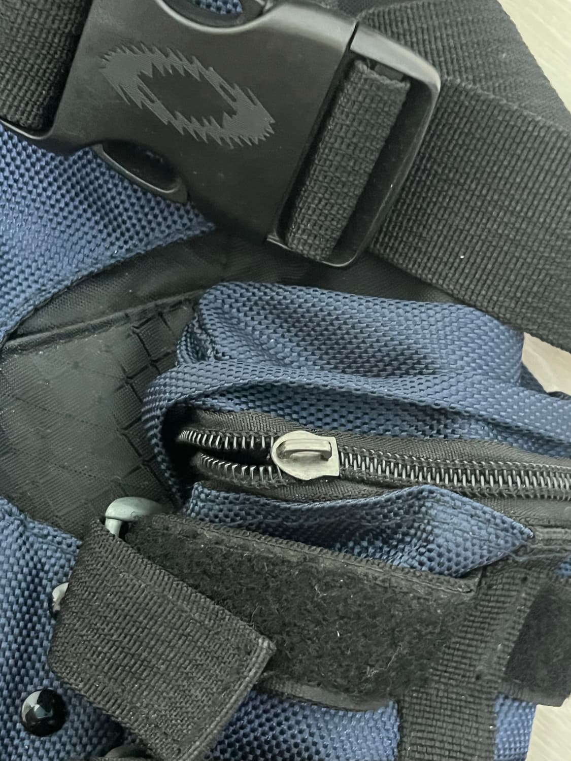 오클리 백팩 네이비 블랙 상품이미지3