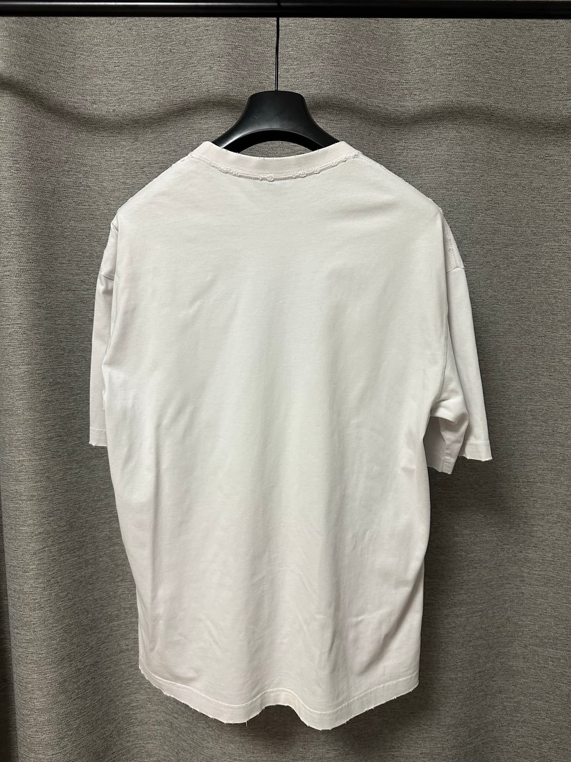 발렌시아가 리버스로고 데미지 반팔 화이트 (XS/105) 상품이미지2