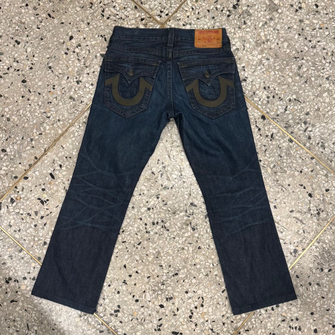 TrueReligion 트루릴리젼 워싱 세미 부츠컷 데님 팬츠 상품이미지5