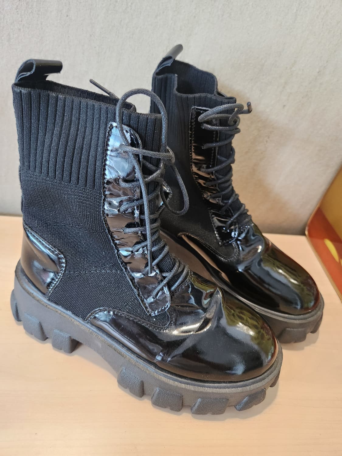 [힙템] 블랙 컴뱃 워커👢 광택레더+니트 믹스 / 키높이 효과🔥 상품이미지9