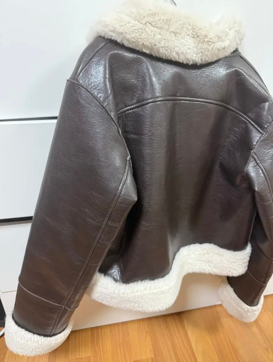 보헤미안서울 무스탕 시어링 다크브라운 23fw 상품이미지3