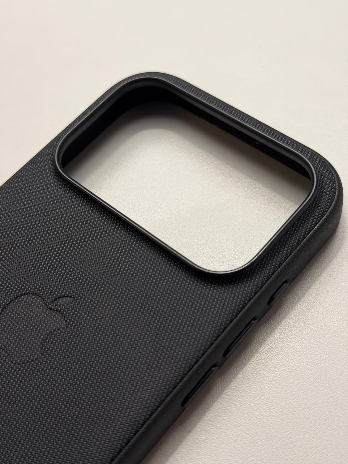 아이폰 17 프로 정품 테크우븐 케이스 블랙 상품이미지5