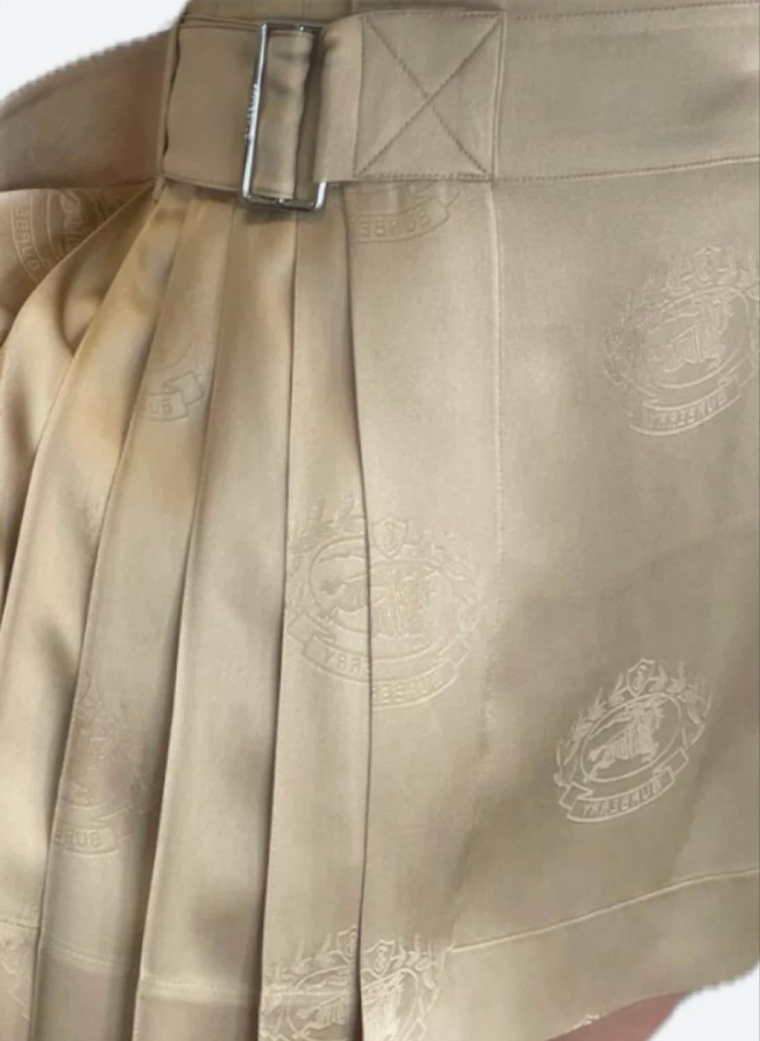 [새상품, 정가260만원대] 버버리 실크 플리츠 스커트🧡 상품이미지5