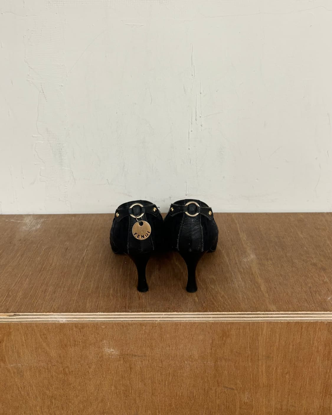 펜디 빈티지 블랙 모노그램 펌프스 상품이미지4