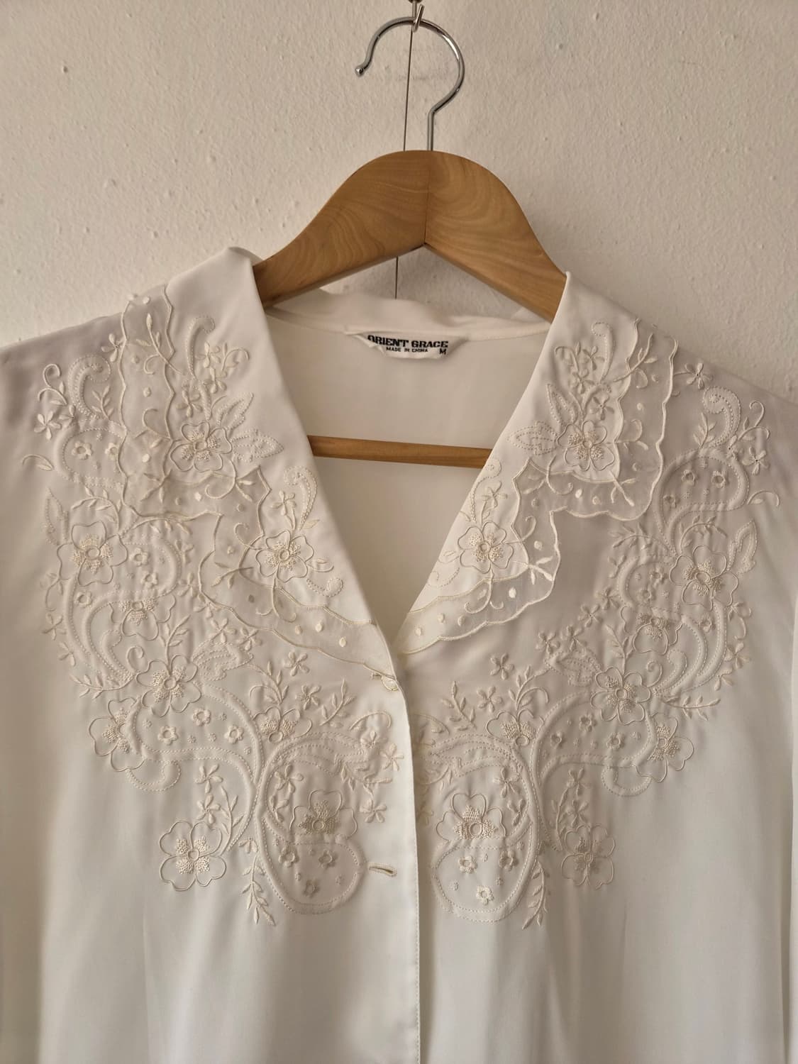 Orient grace 여성 빈티지자수실크블라우스 M사이즈 상품이미지1