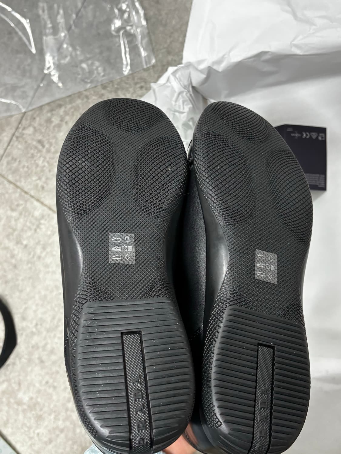 프라다 스니커즈 상품이미지4