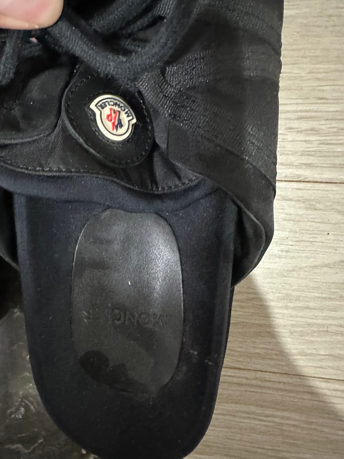 몽클레르 남성 블랙 샌들 상품이미지2