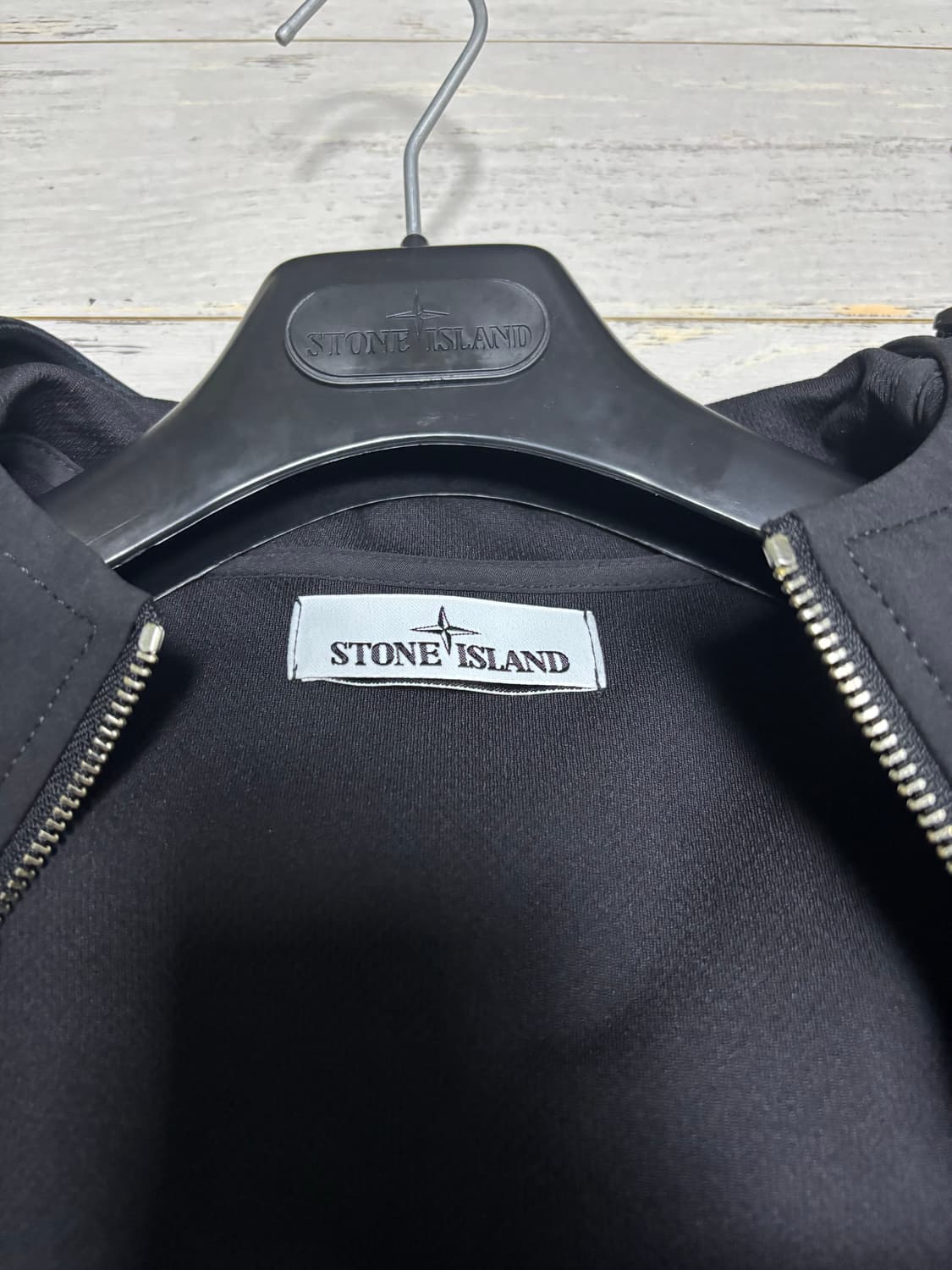 스톤아일랜드 소프트쉘 후드자켓 급처 상품이미지5